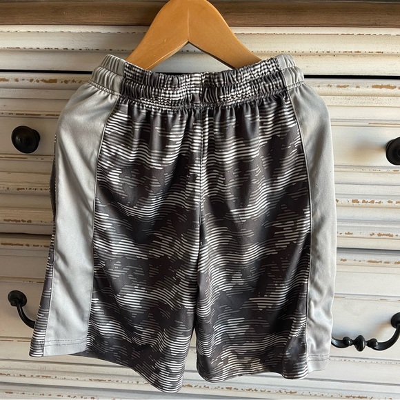 🍭BCG boys shorts in size XS (6-7) - Picture 2 of 5